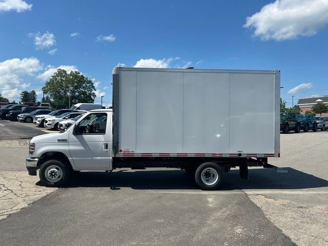 New 2026 Ford E-450 and Econoline 450 Super Duty w/ Power Equipment Group image 6