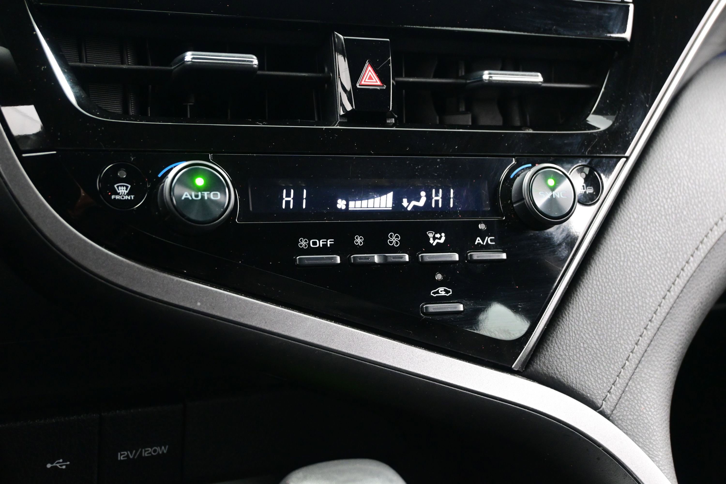 Used 2024 Toyota Camry XLE FWD image 22
