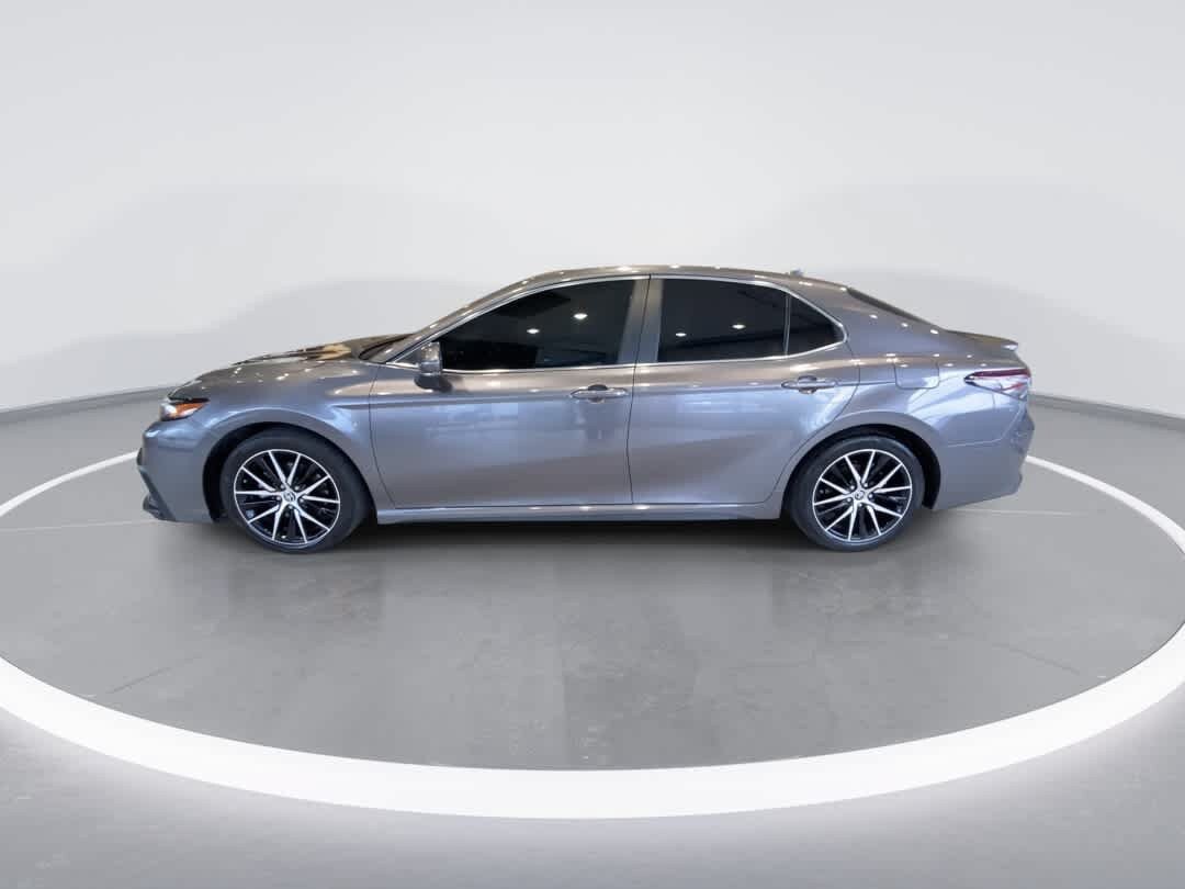Used 2023 Toyota Camry SE w/ Blackout Package (TMS) AWD/4WD image 5