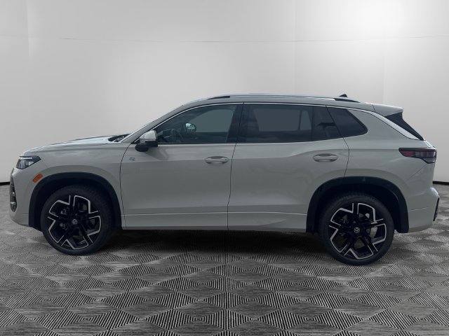 New 2026 Volkswagen Tiguan SEL R-Line AWD/4WD image 2