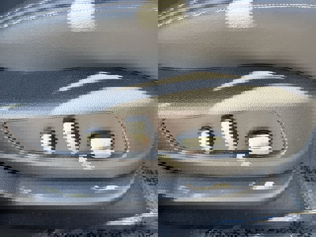 Certified 2025 Cadillac XT6 Sport w/ Technology Package image 12