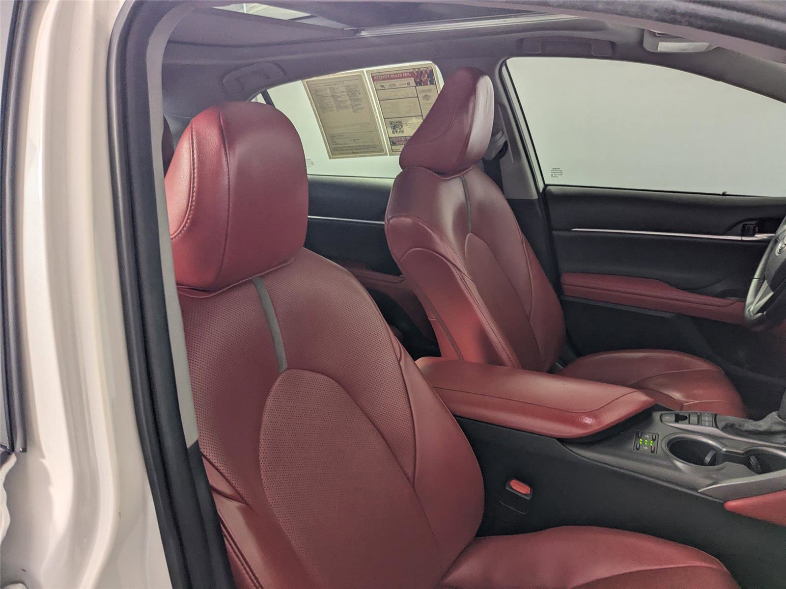 Certified 2021 Toyota Camry XSE w/ Navigation Package image 29