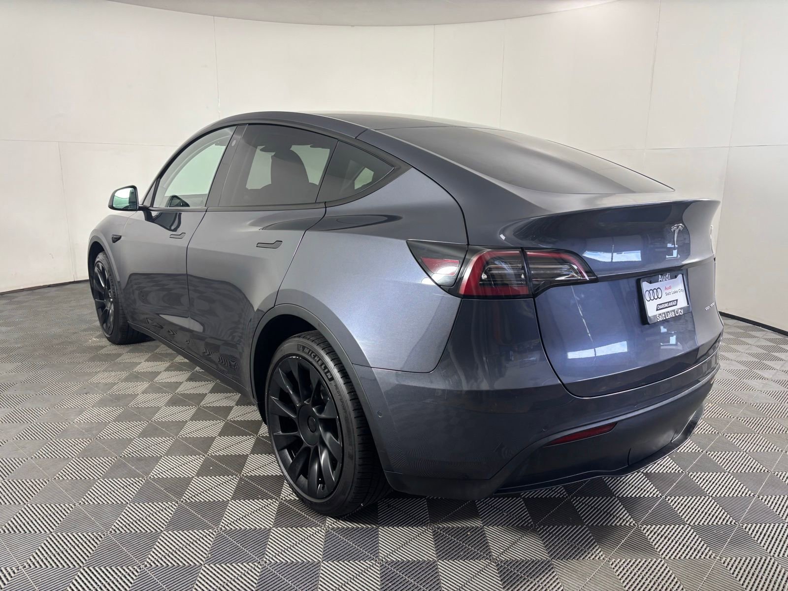 Used 2022 Tesla Model Y Long Range AWD/4WD image 6
