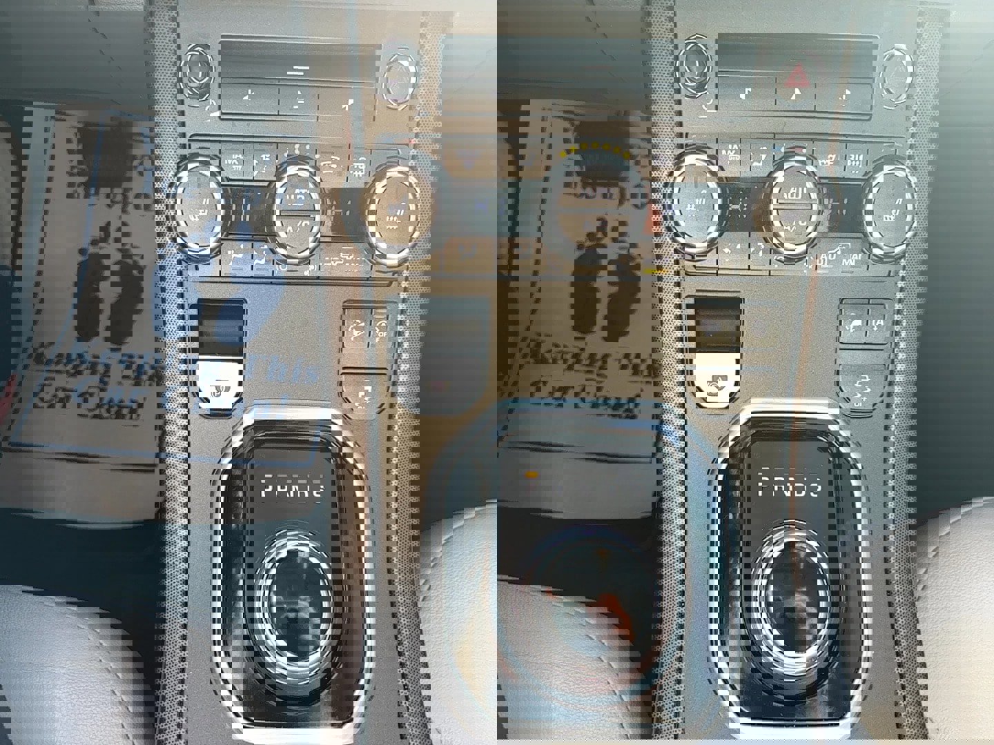 Used 2018 Land Rover Range Rover Evoque SE Premium image 32