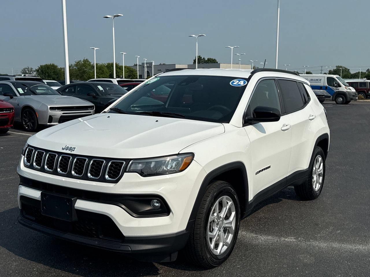 Used 2024 Jeep Compass Latitude AWD/4WD image 7