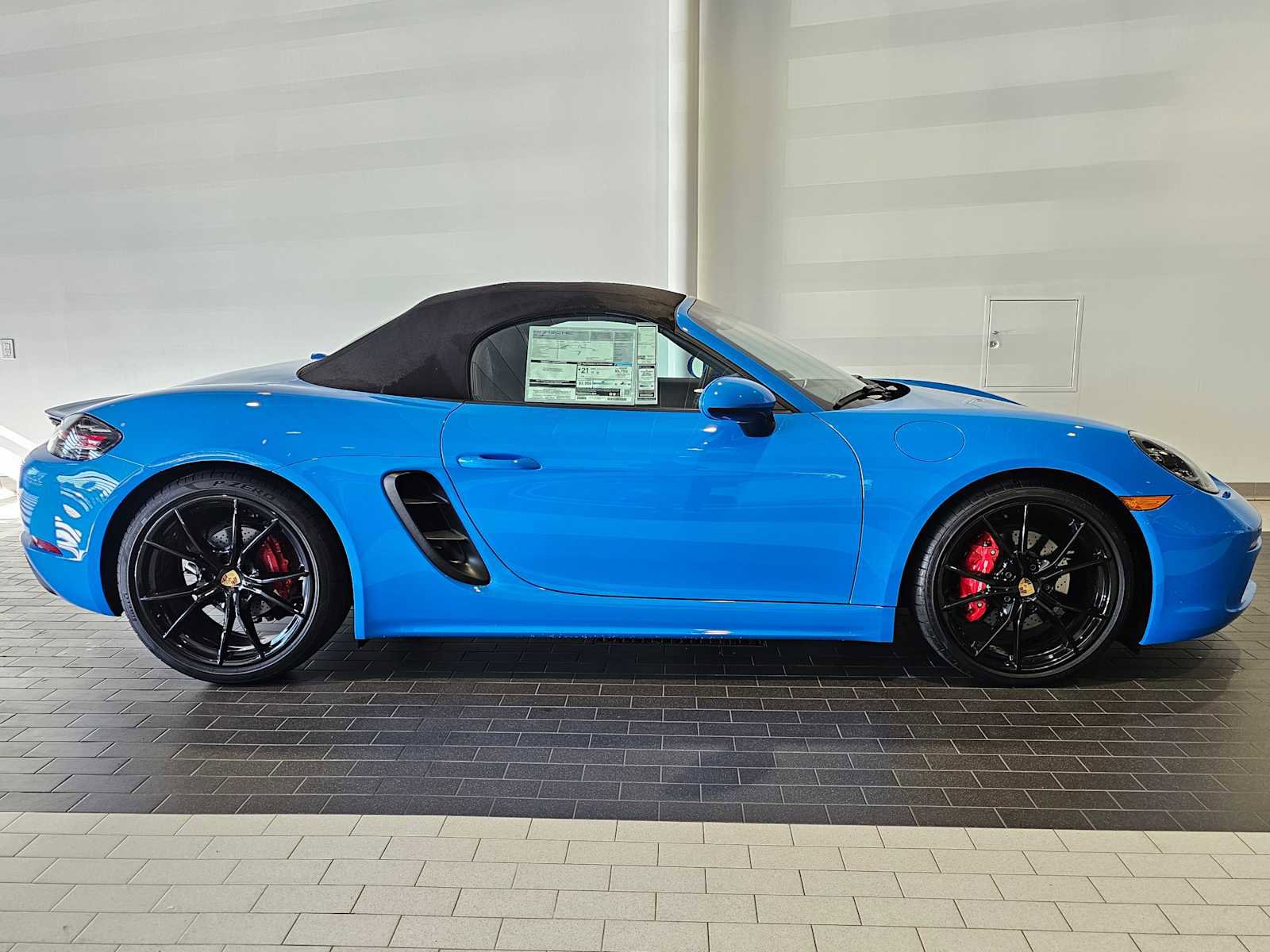 New 2025 Porsche 718 Boxster S image 8