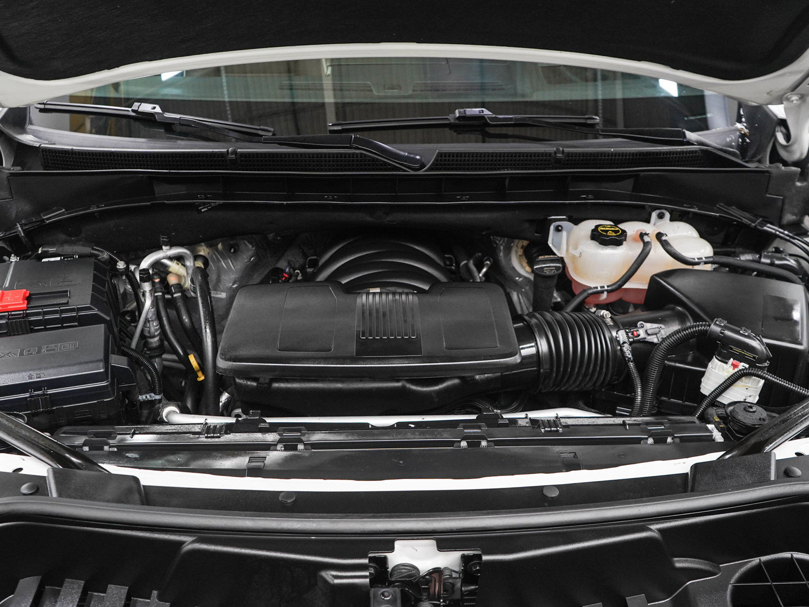 Used 2025 GMC Yukon Denali Ultimate AWD/4WD image 36