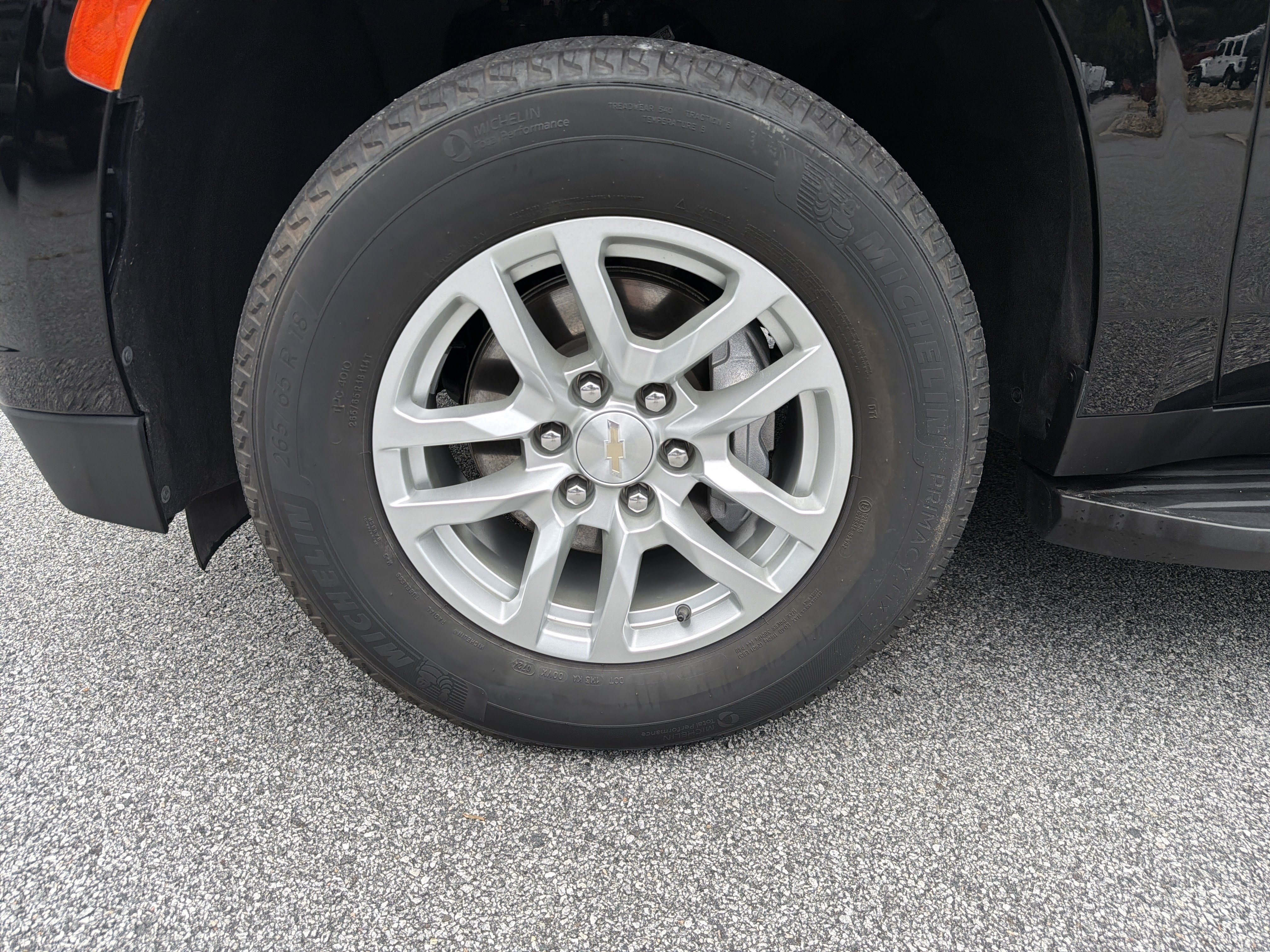 Used 2024 Chevrolet Tahoe LT RWD image 13