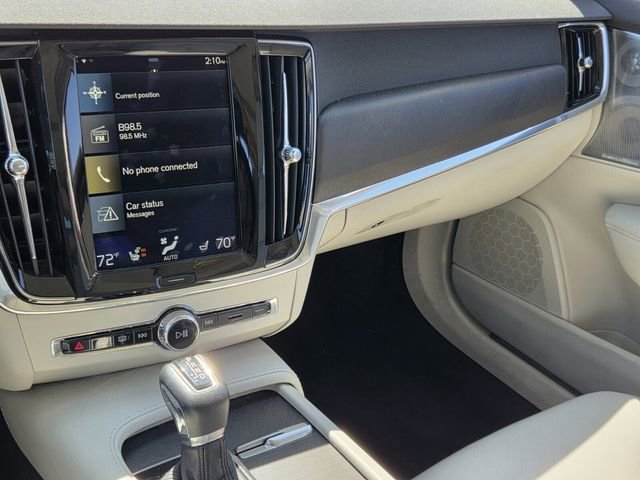 Used 2017 Volvo V90 T6 Cross Country image 25