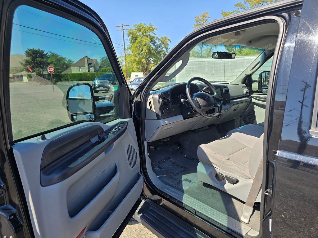 Used 2006 Ford F350 XLT image 20