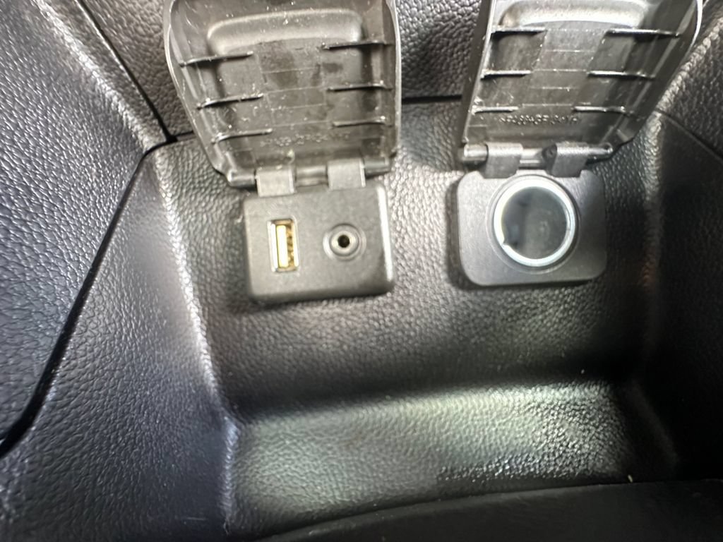 Used 2017 Chevrolet Cruze Premier FWD image 31