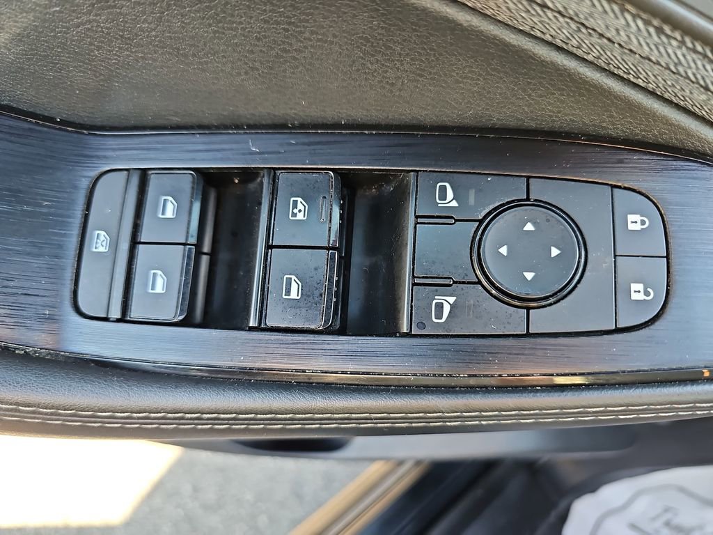 Used 2021 Nissan Rogue S image 31