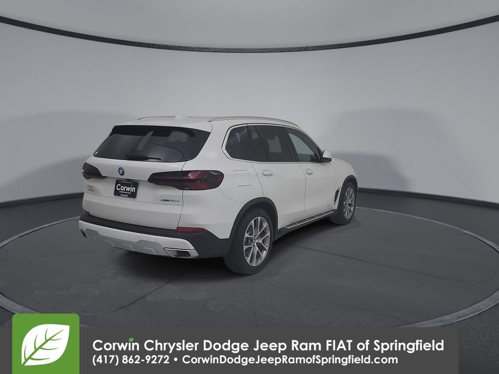 Used 2025 BMW X5 xDrive50e AWD/4WD image 14