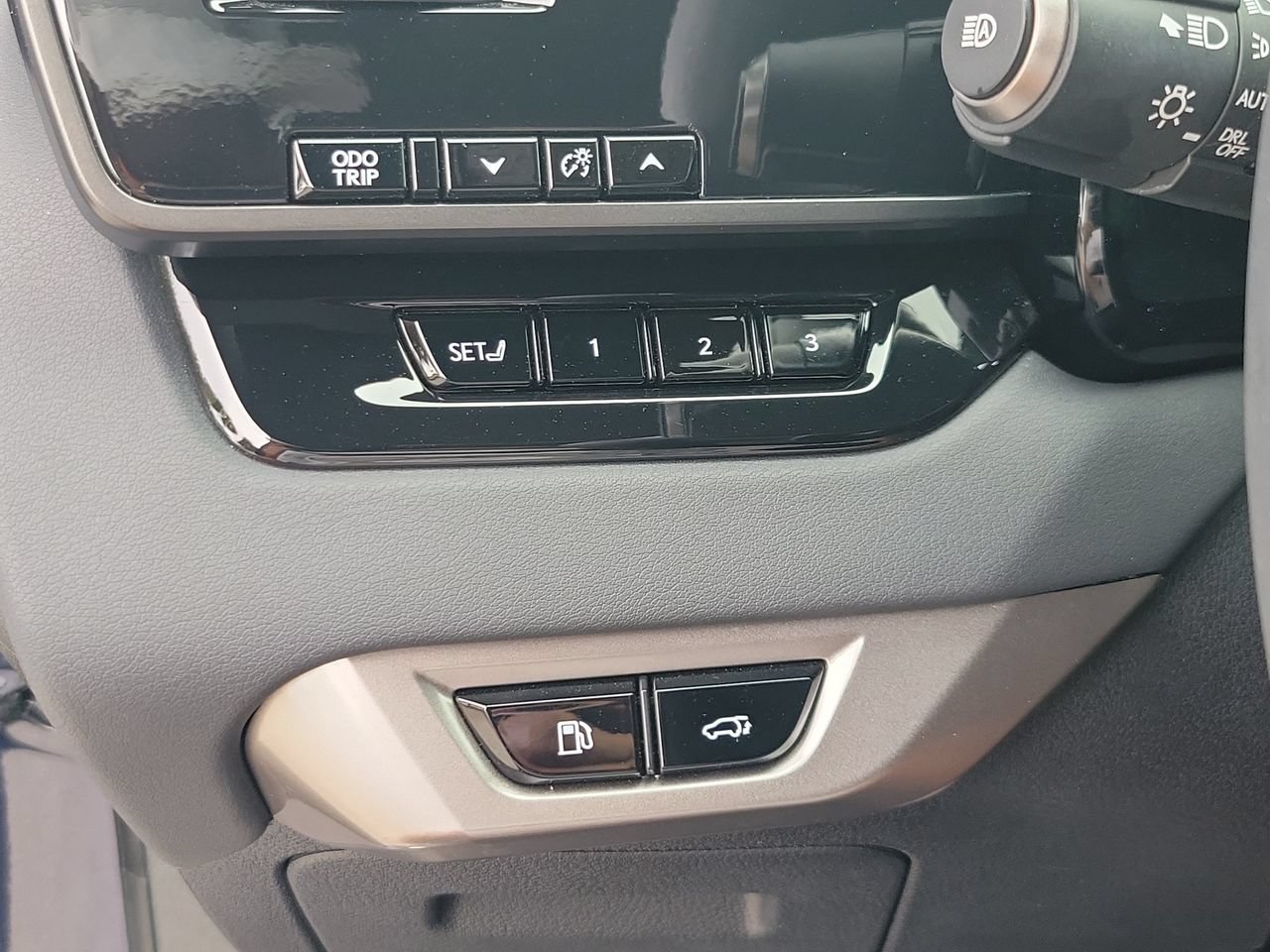 Used 2025 Lexus RX 350 FWD image 32