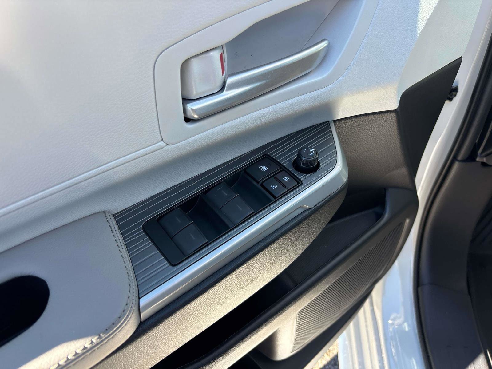 New 2026 Toyota Sienna XLE AWD/4WD image 13