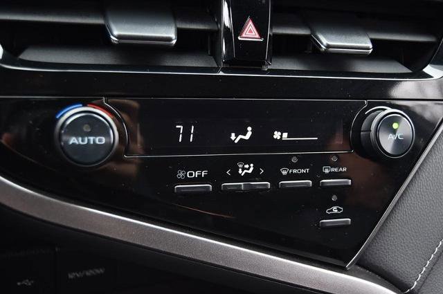 Used 2021 Toyota Camry SE image 14