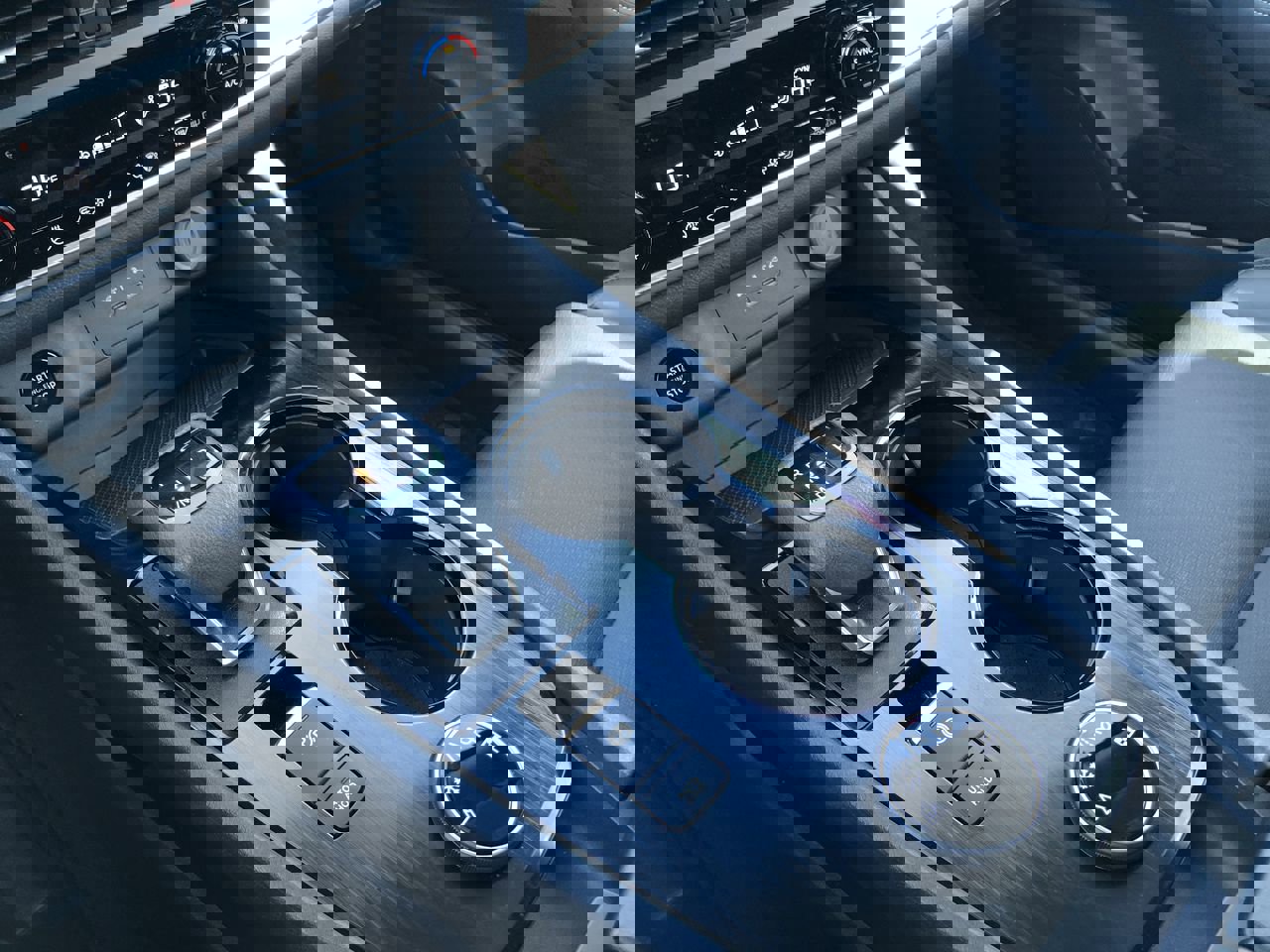 Used 2025 Nissan Rogue SV w/ SV Premium Package image 19