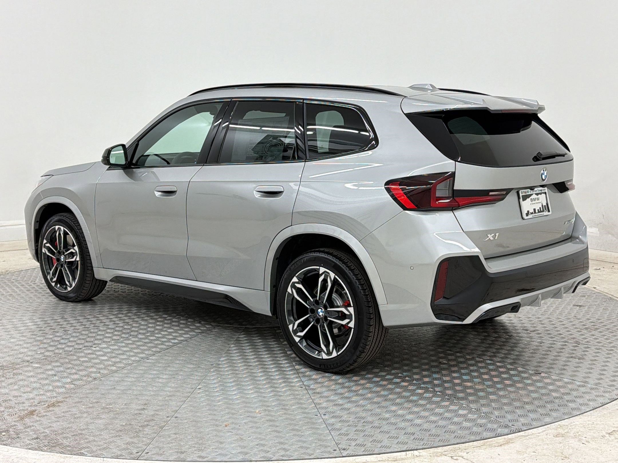 New 2026 BMW X1 xDrive28i w/ M Sport Package AWD/4WD image 3