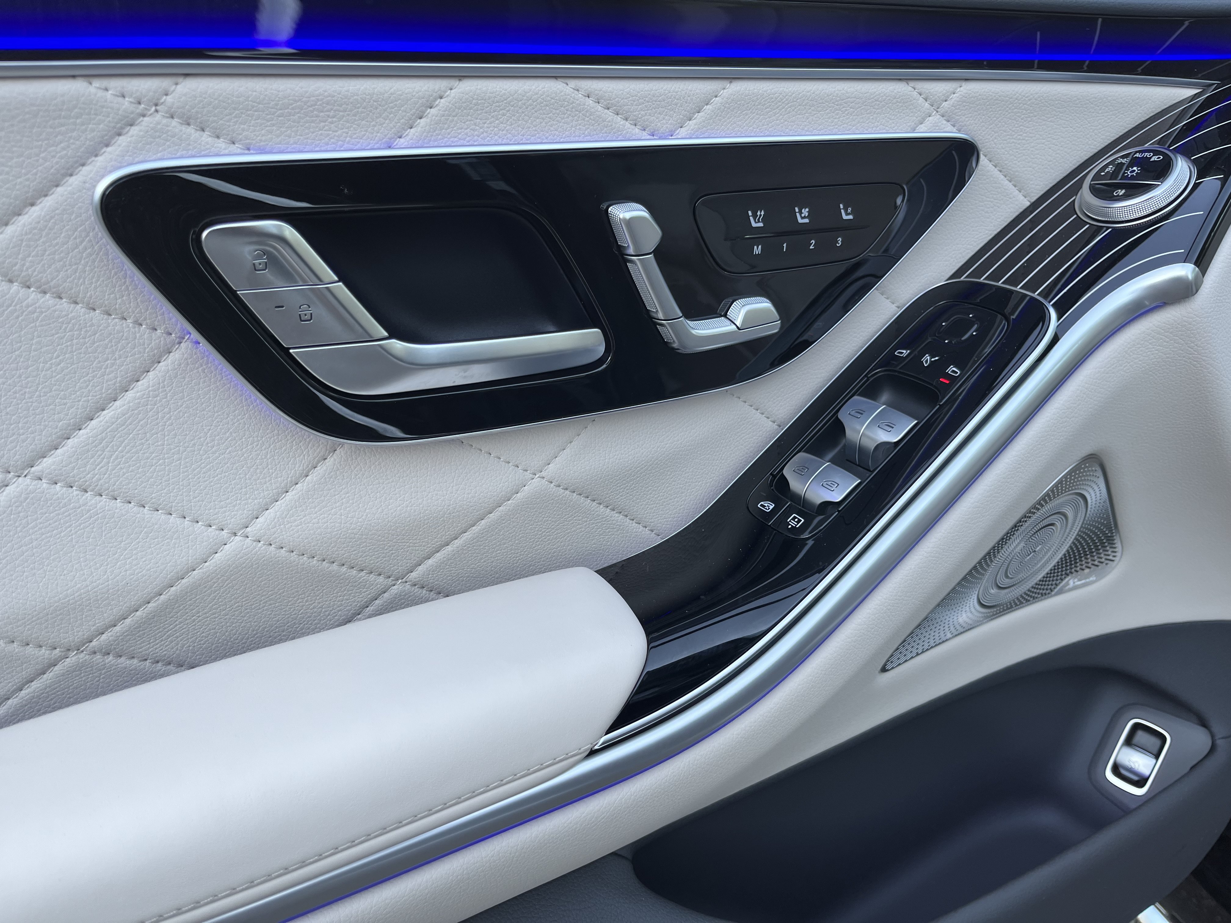 New 2026 Mercedes-Benz S 580e 4MATIC Sedan image 13