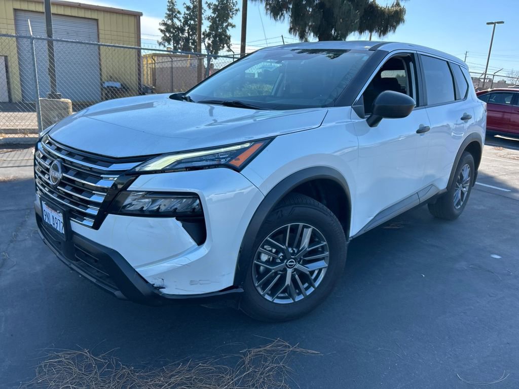 Used 2024 Nissan Rogue S image 3