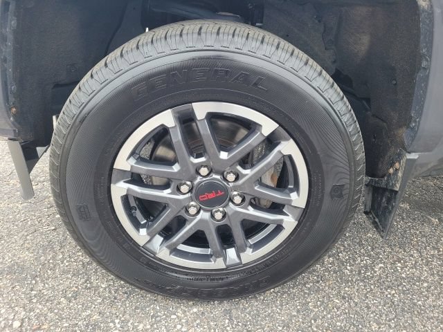 Used 2024 Toyota Tacoma TRD Sport AWD/4WD image 18