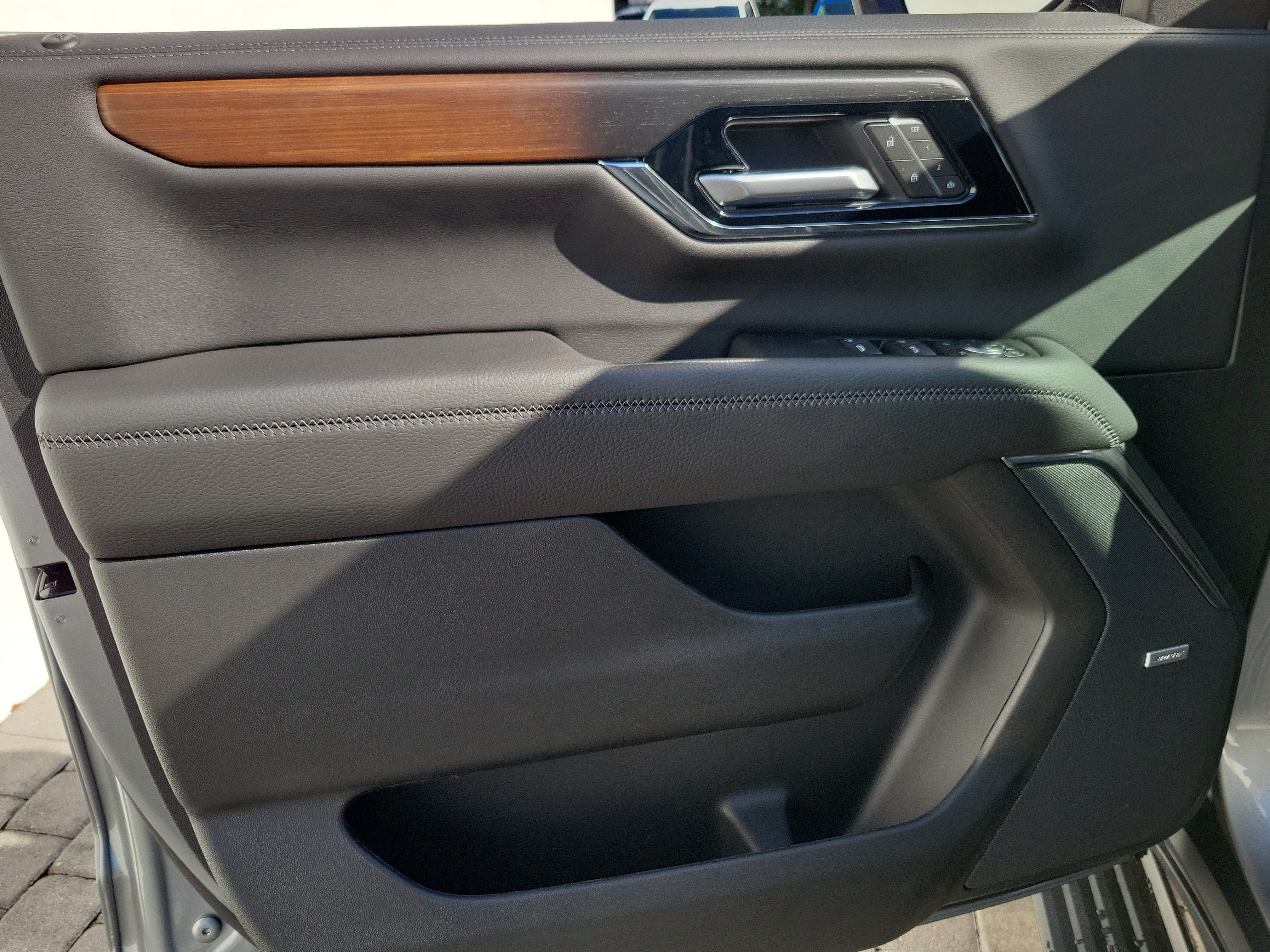 New 2026 GMC Yukon Denali w/ Sun & Power Step Package AWD/4WD image 19