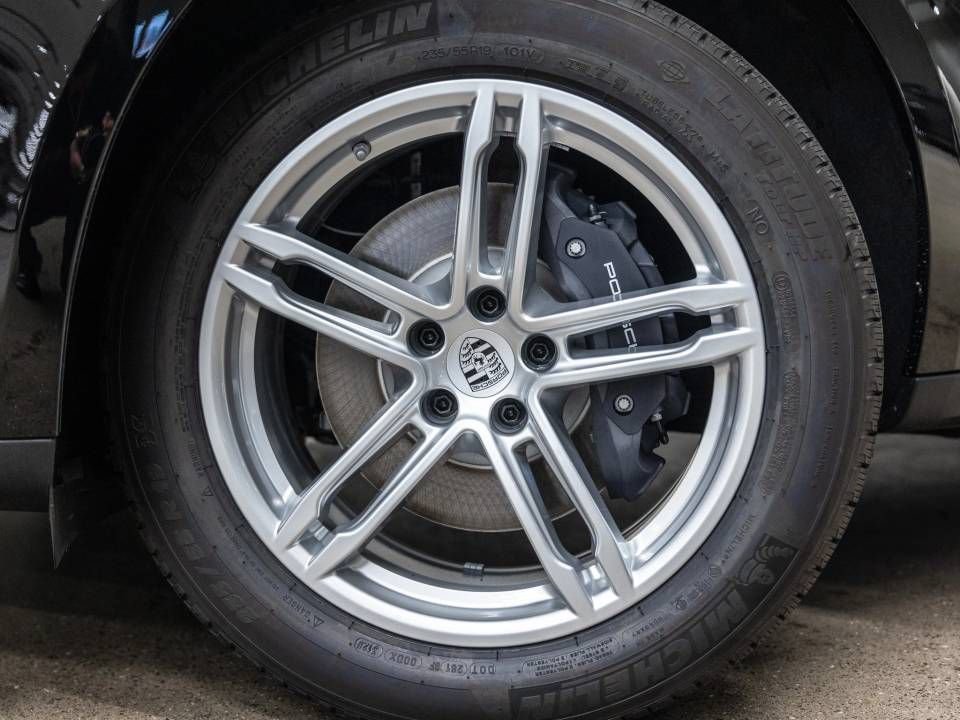 Certified 2026 Porsche Macan AWD/4WD image 15