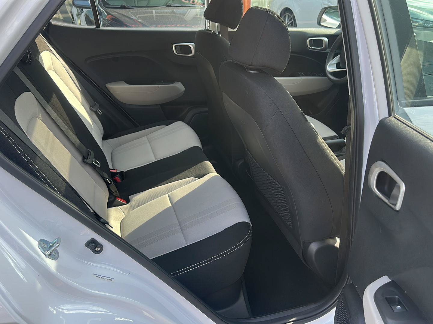 Used 2025 Hyundai Venue SEL FWD image 10