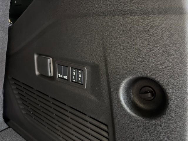 Used 2026 GMC Yukon Elevation image 23