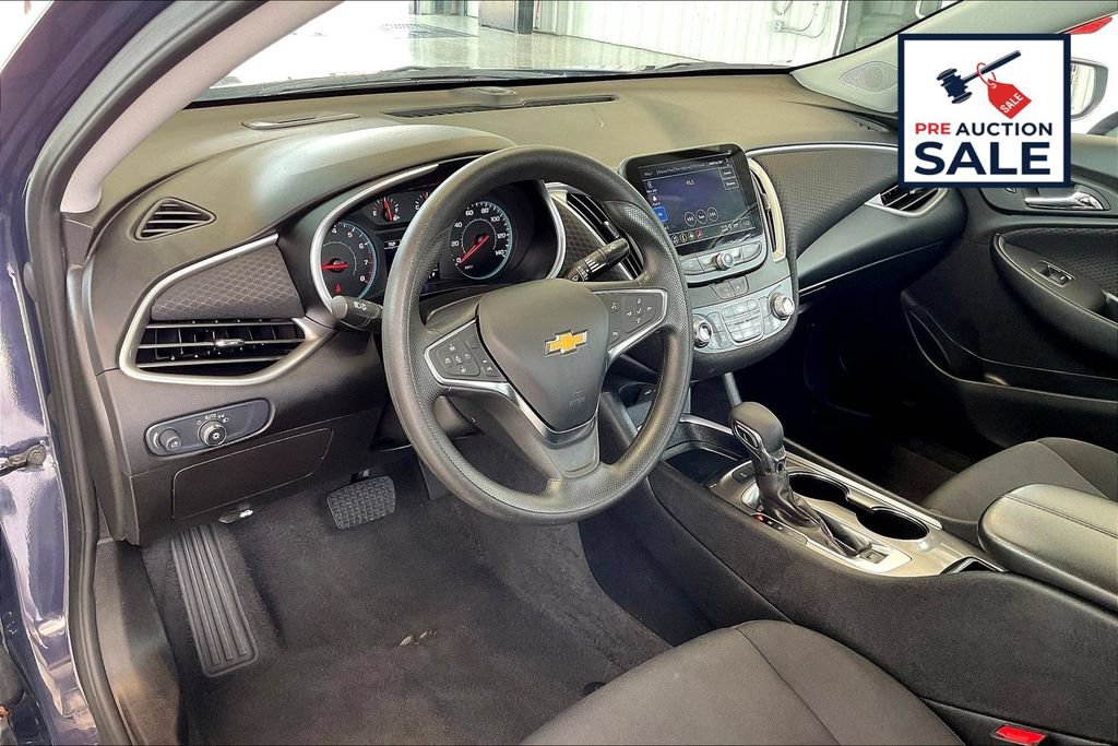 Used 2025 Chevrolet Malibu LT FWD image 14