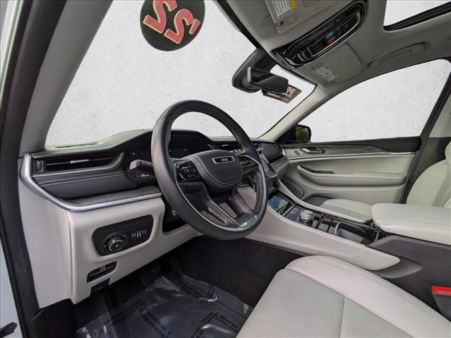 Used 2022 Jeep Grand Cherokee Overland w/ Luxury Tech Group IV image 14