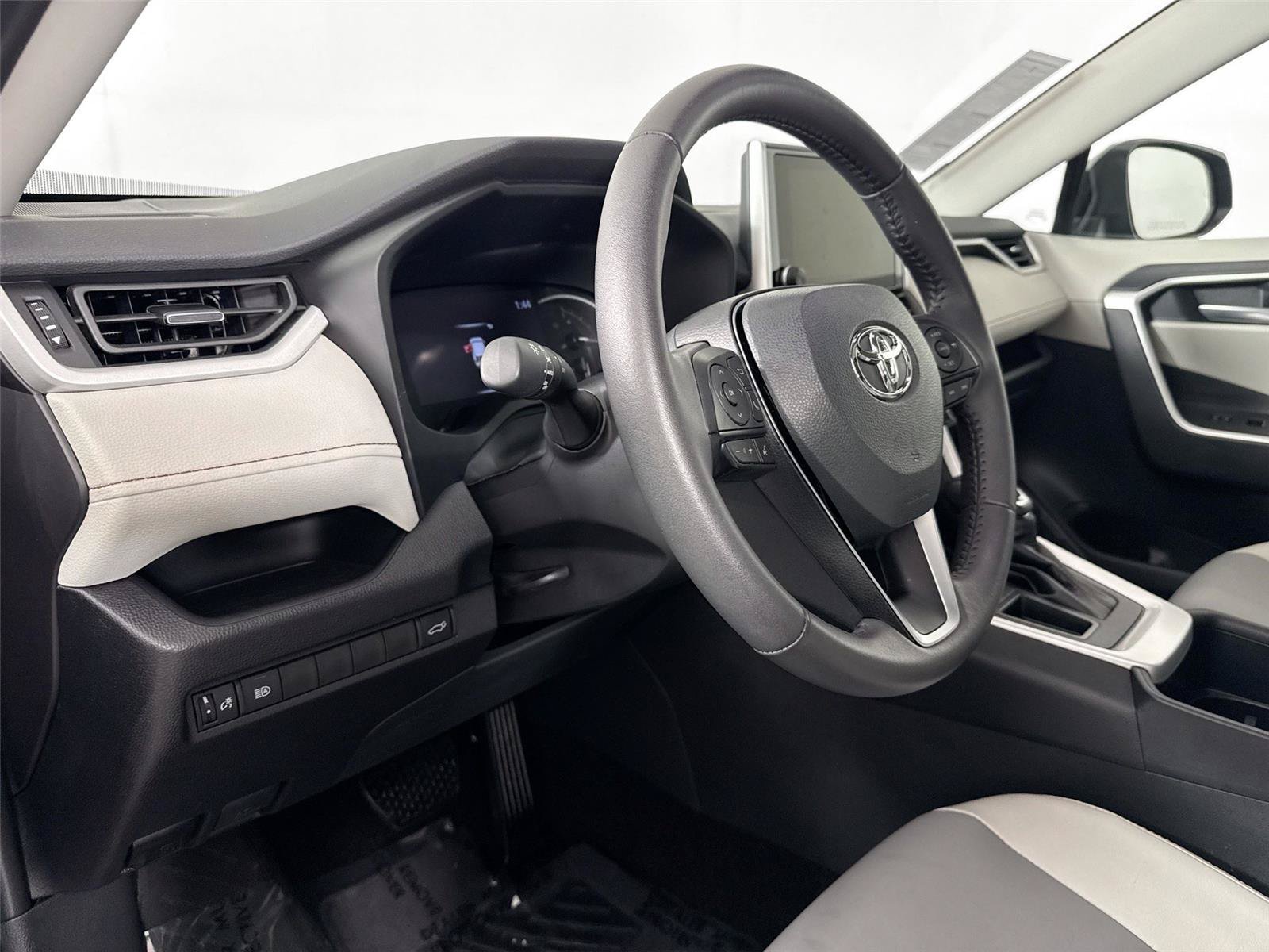 Certified 2025 Toyota RAV4 XLE Premium FWD image 4