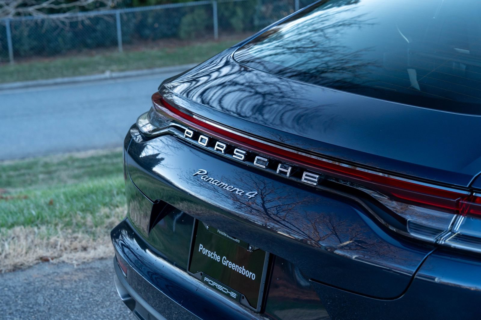 Certified 2022 Porsche Panamera 4 w/ Premium Package image 15