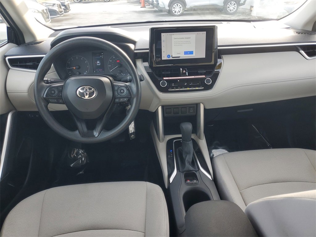 Used 2025 Toyota Corolla Cross L image 9