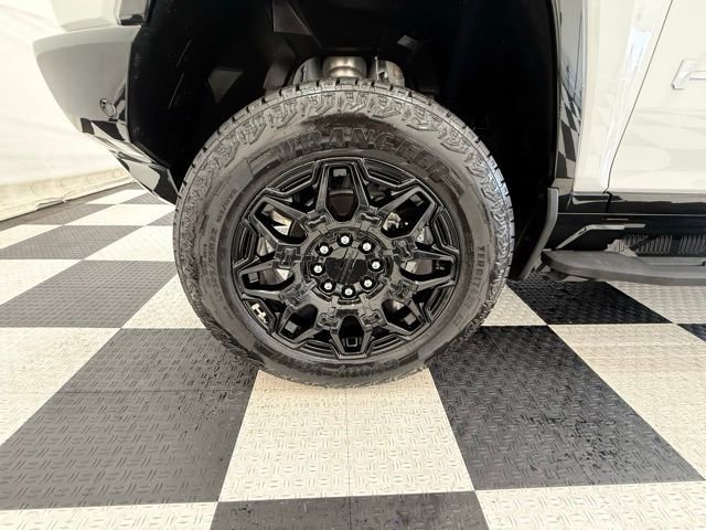 Used 2024 GMC Hummer EV 2X image 11