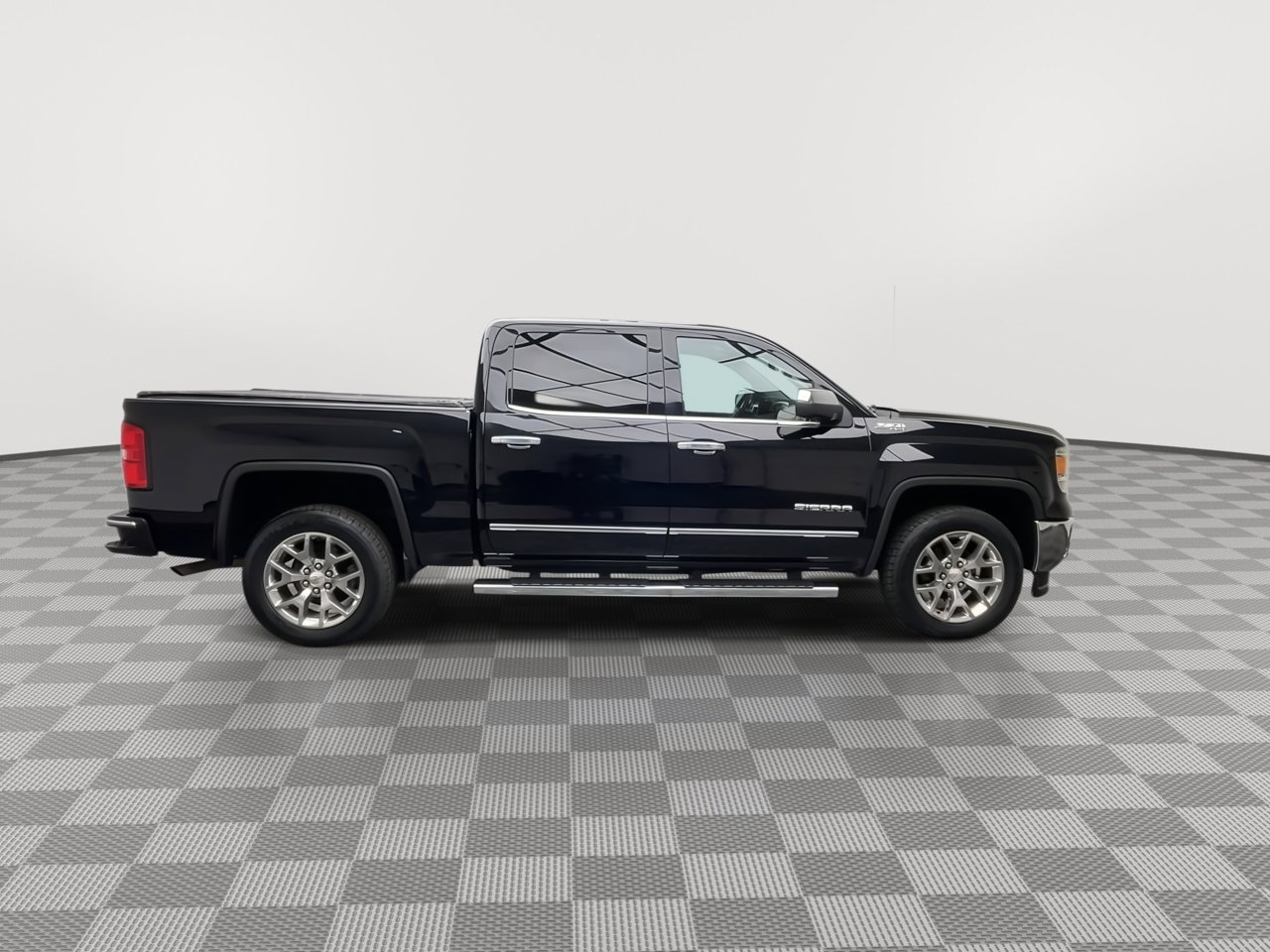 Used 2015 GMC Sierra 1500 SLT w/ SLT Crew Cab Value Package AWD/4WD image 43