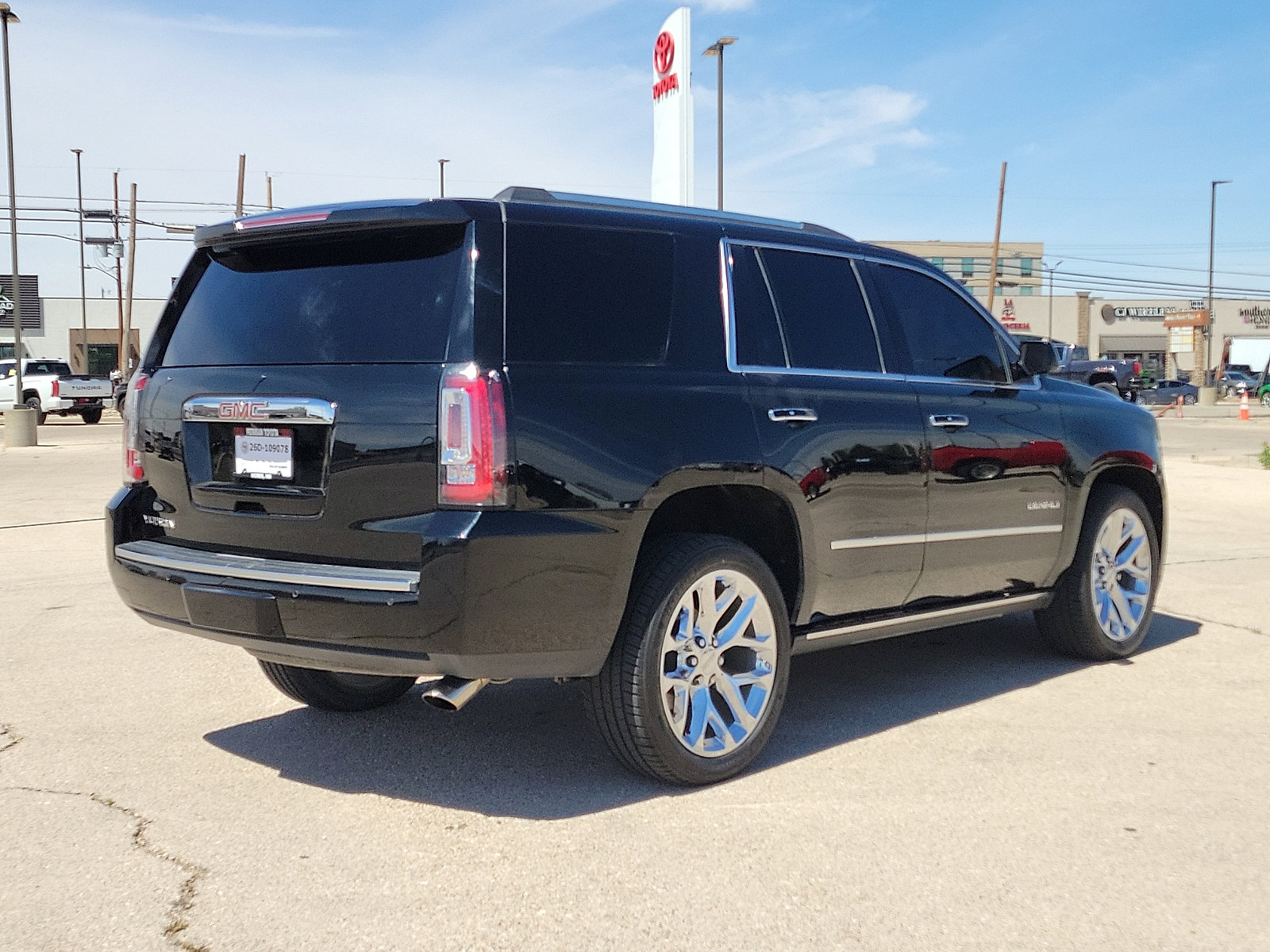 Used 2019 GMC Yukon Denali w/ Denali Ultimate Package image 4