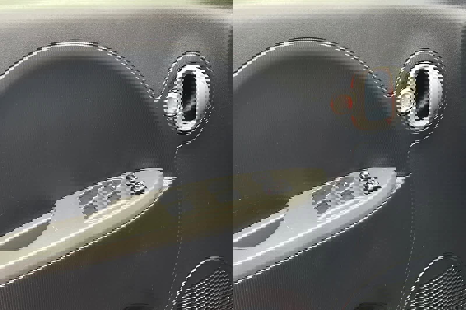 Used 2016 Mitsubishi i ES image 13