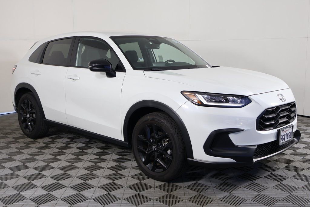 Used 2024 Honda HR-V Sport image 3