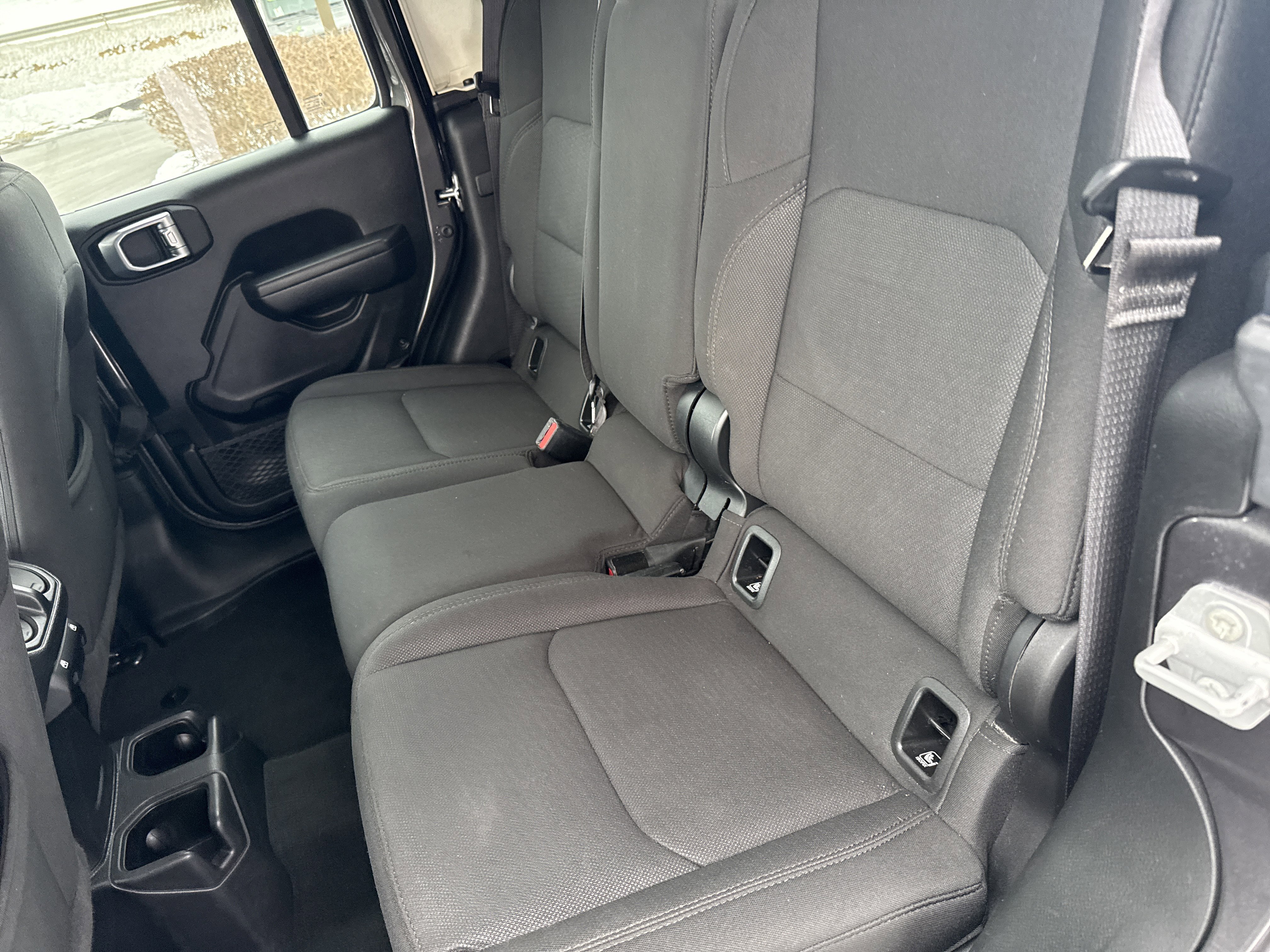 Used 2023 Jeep Gladiator Sport image 13