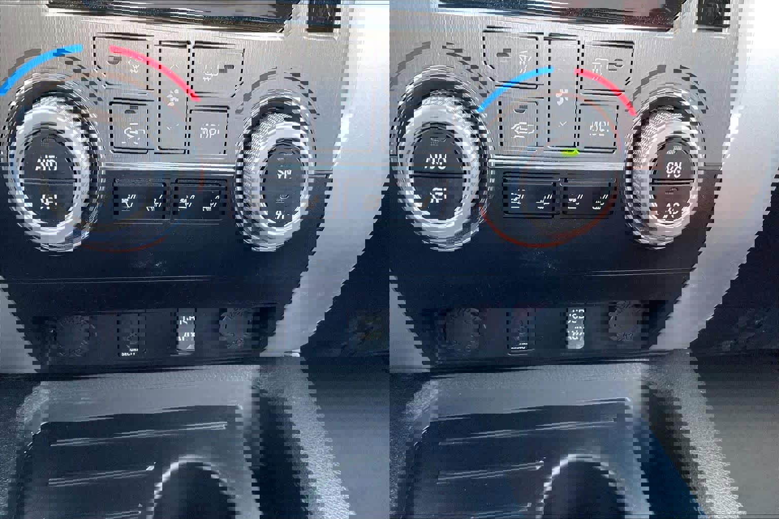 Used 2014 Toyota Tundra 1794 Edition image 34