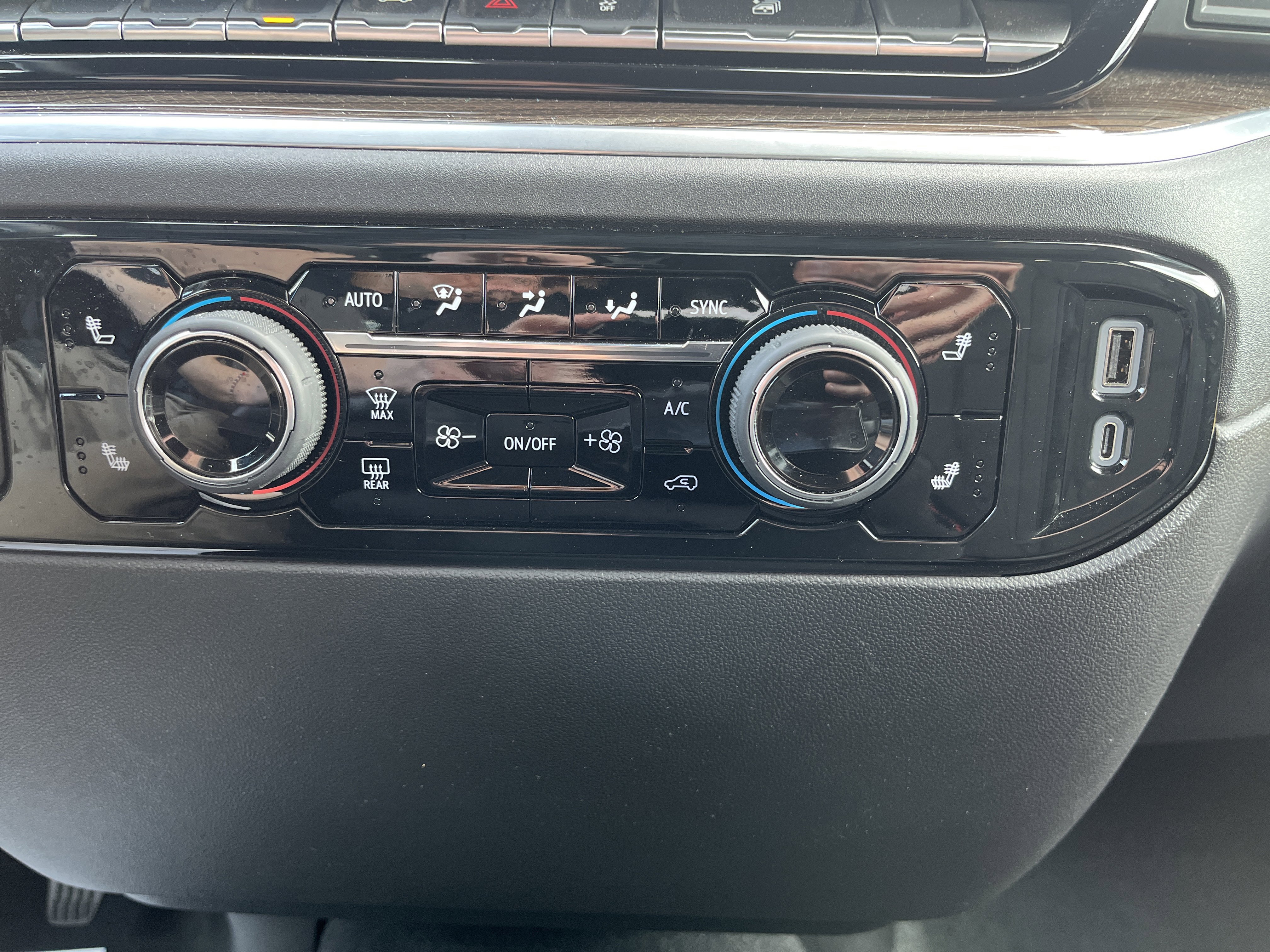 Used 2026 Chevrolet Silverado 1500 LT image 28