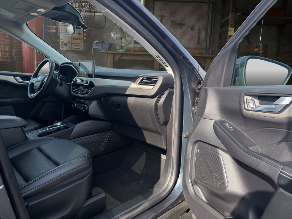 Used 2022 Ford Escape SEL w/ Technology Package image 17