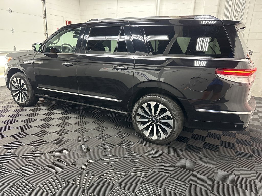 Used 2023 Lincoln Navigator L Reserve image 6