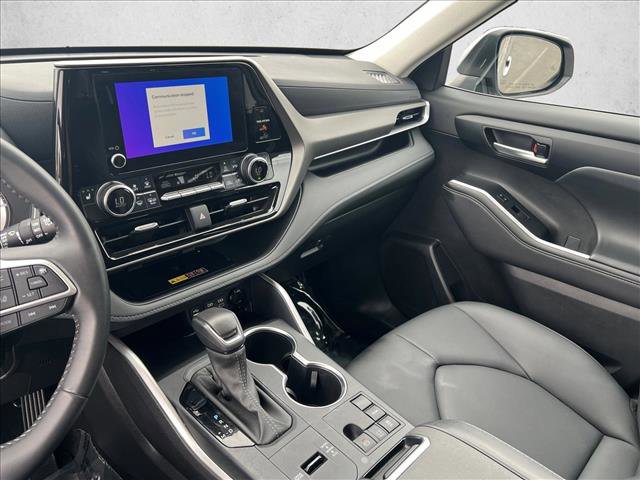 Certified 2025 Toyota Highlander XLE image 15