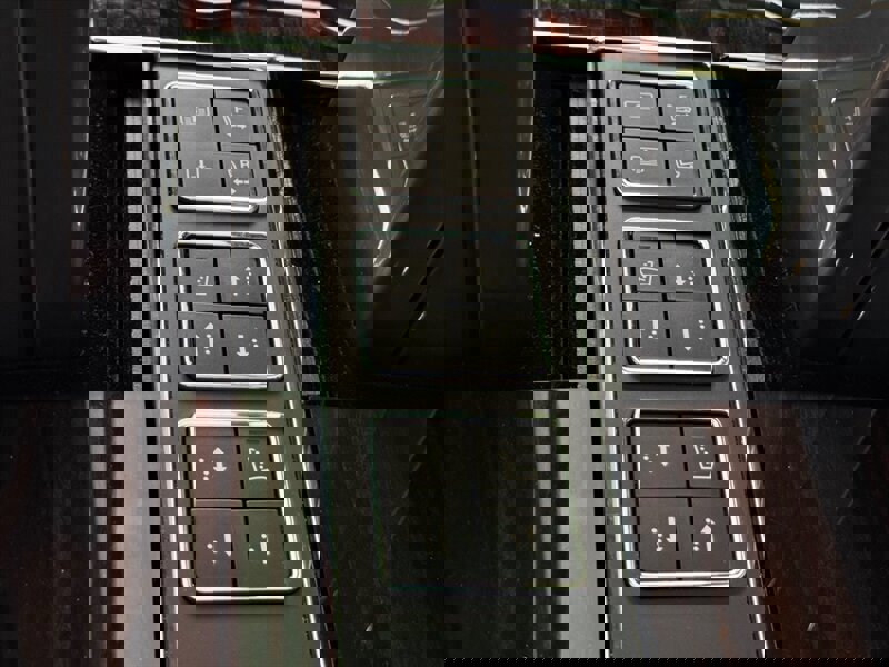 Used 2016 Land Rover Range Rover LWB SV Autobiography image 31