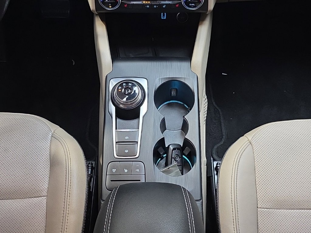 Used 2020 Ford Escape Titanium w/ Titanium Premium Package 2.0 image 25