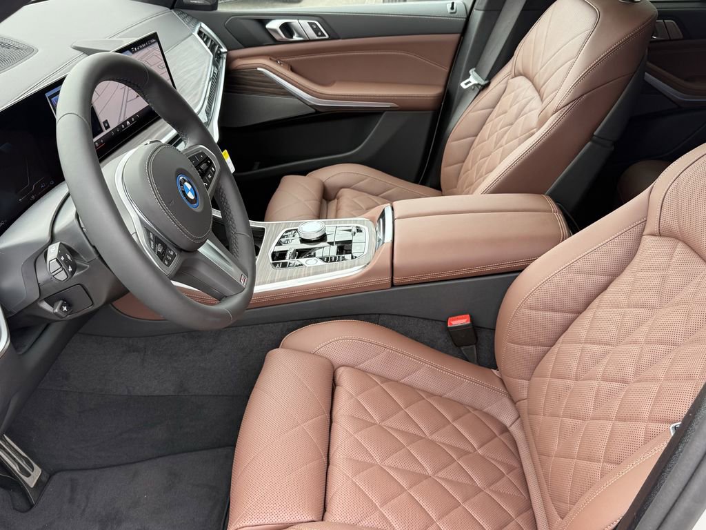 New 2026 BMW X5 xDrive50e w/ Executive Package image 10