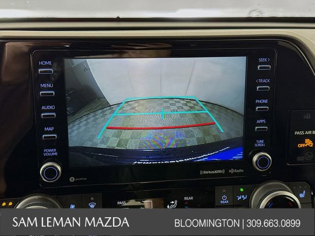 Used 2021 Toyota Highlander XLE AWD/4WD image 13