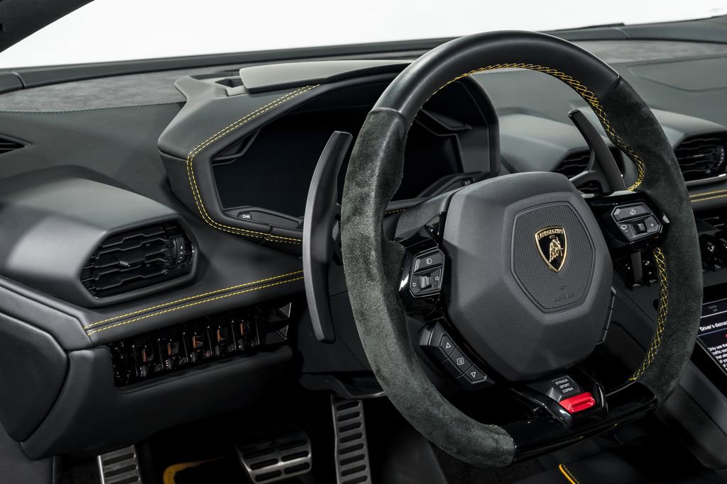 Used 2023 Lamborghini Huracan EVO image 13